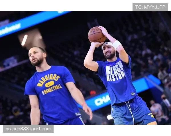 陆光祖赛后直接点外卖,简直不像刚拼到爆的NBA水花弟兄弟 陆光祖赛后直接点外卖,简直不像刚拼到爆的NBA水花弟兄弟